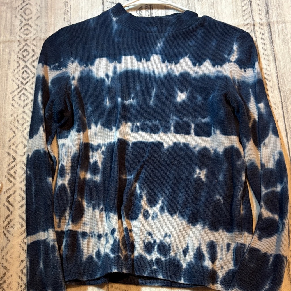 American Eagle Outfitters Blue Tie-Dye Long Sleeve Top